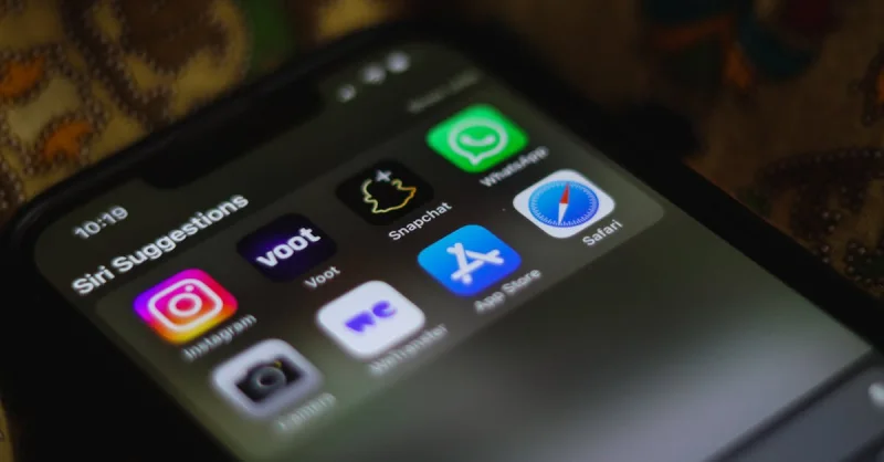 WhatsApp: A Revolução da Comunicação Digital no Brasil e Seus Desafios Tecnológicos