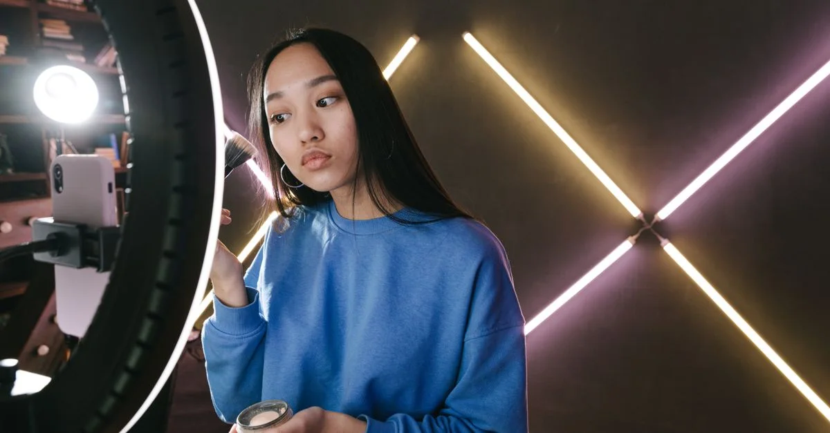 Imagem ilustrativa de Influenciadores de Tecnologia: O Poder da Voz Digital na Era da Inovação
