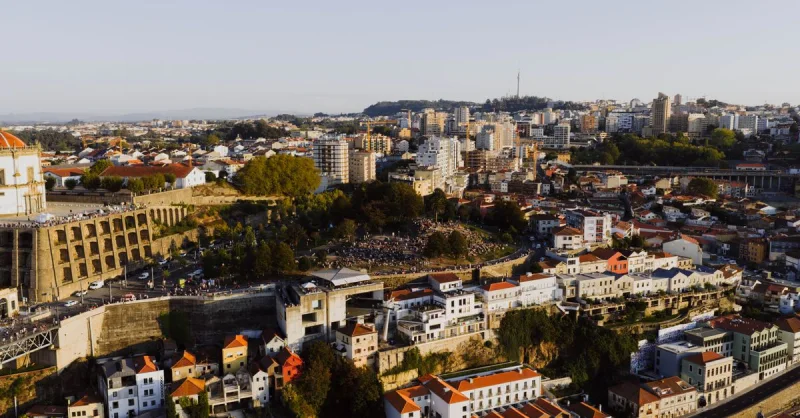 Almada, Bahia: Desvendando o Distrito e a Herança de um Nome no Coração do Brasil