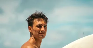 Gabriel Medina: O Ícone Brasileiro que Redefiniu o Surf Mundial