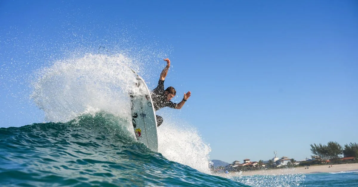 Imagem ilustrativa de Gabriel Medina: O Ícone Que Redefiniu o Surfe Brasileiro e Mundial