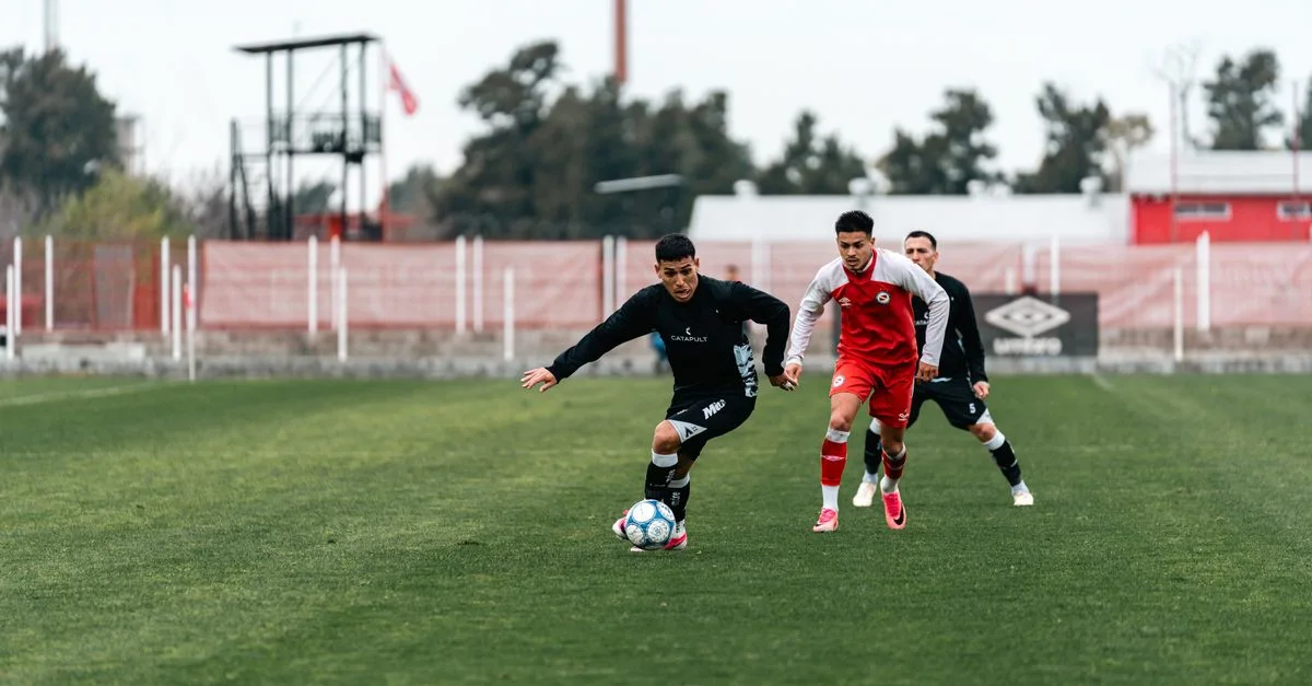 Imagem ilustrativa de Argentinos Juniors x Racing: O Duelo Argentino que Atrai Olhares do Brasil e Agita a América do Sul